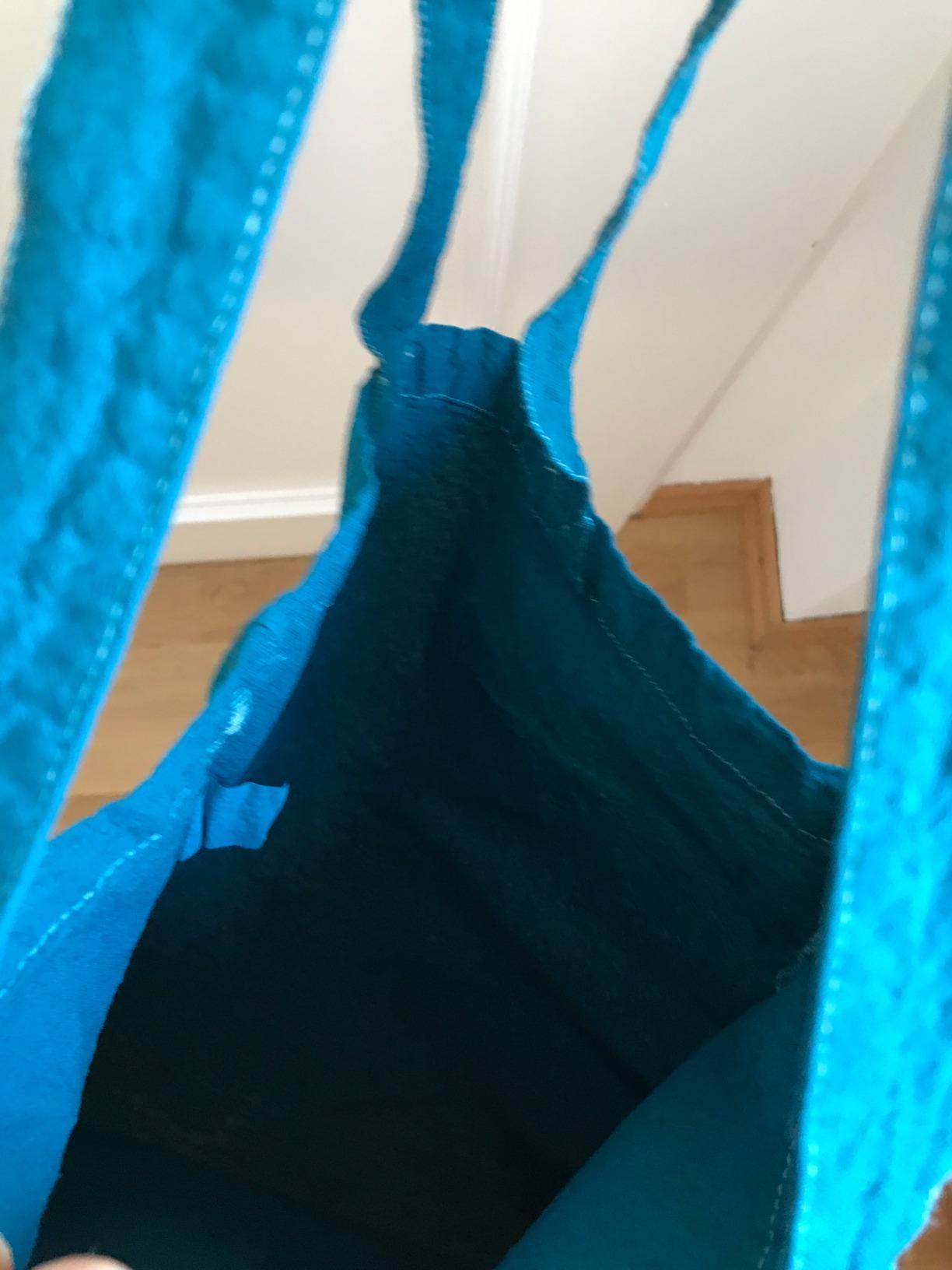 Oma rettet Lieblingsbluse